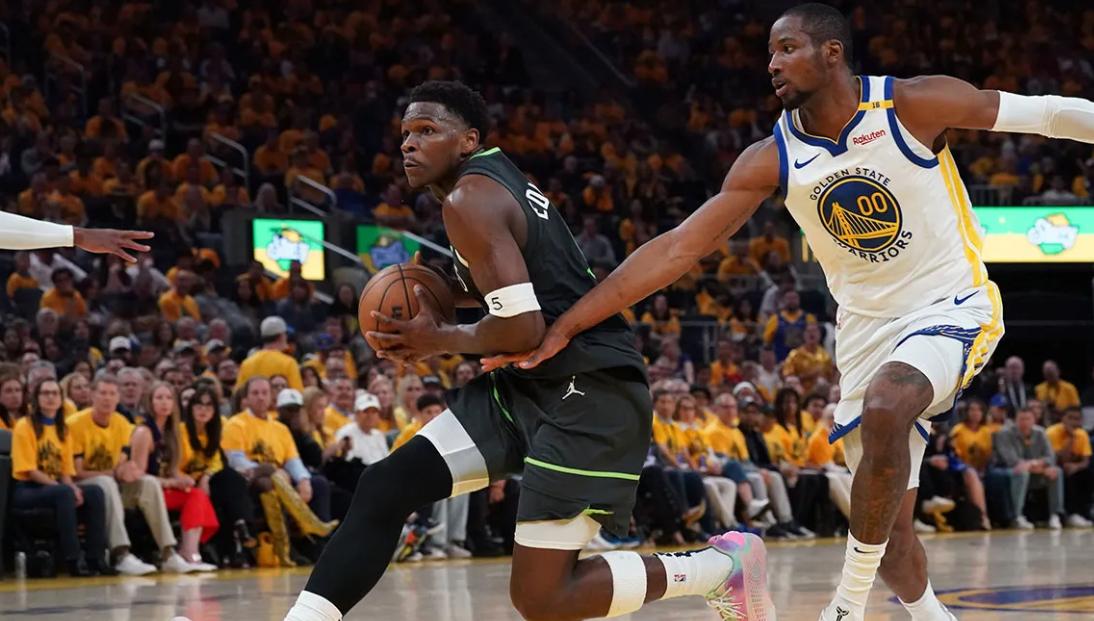 包含今夜那不勒斯调整名单以备NBA季后赛，遗憾出局环节打磨，球迷炸锅，年轻球员得到机会的词条