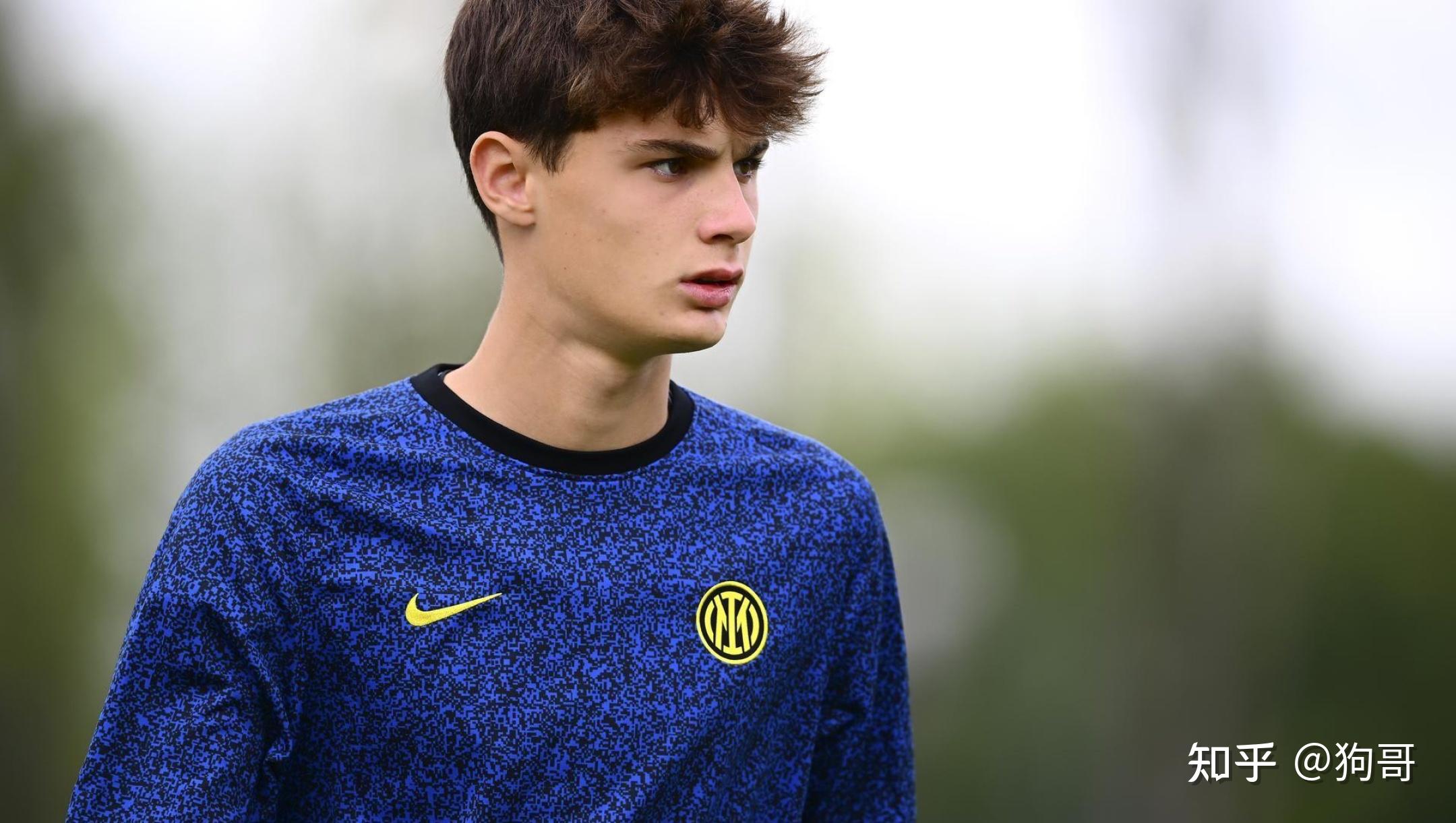 赛前体能课后，AC米兰再遭质疑备战足总杯，压力陡增，球探报告显示潜力的简单介绍