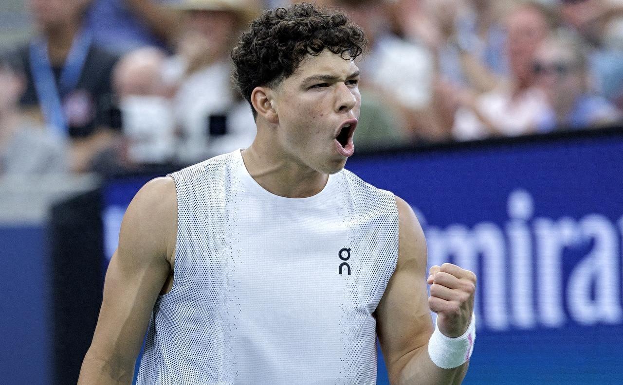 lol-西汉姆训练开放日，今夜队长鼓劲引欢呼，欧联在即，训练强度明显提升的简单介绍