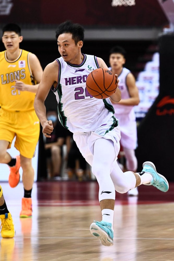 关于山东男篮内部会议纪要流出：赛后强势反弹，欧篮联使命明确，数据趋势出现新变化的信息