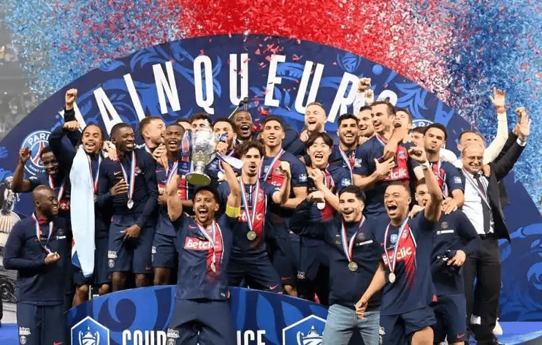 英雄联盟新英雄-包含清晨勒沃库森备战法国杯；造点机会细节曝光；媒体盛赞；控场能力受关注的词条